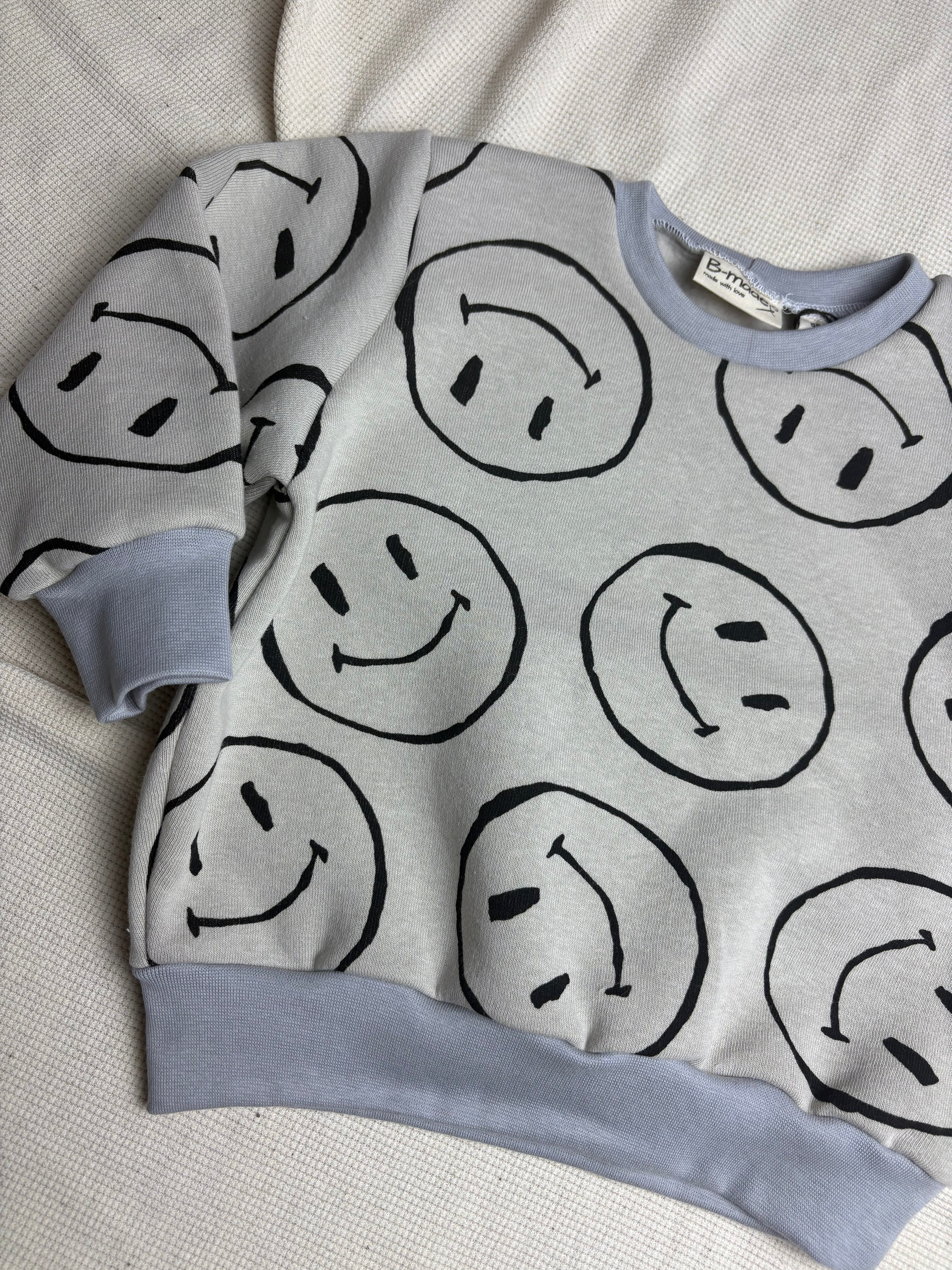 Sweater - Smiley grijs